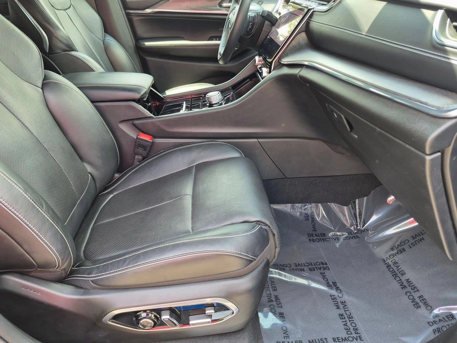 2023 Jeep Grand Cherokee Overland 4x2