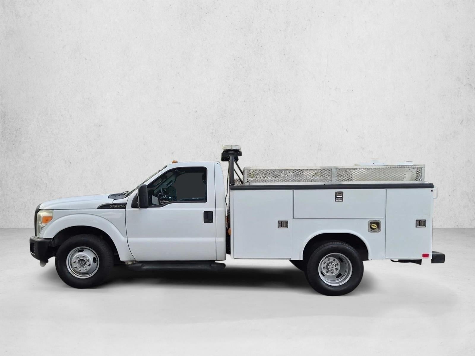 2016 Ford Super Duty F-350 DRW XL