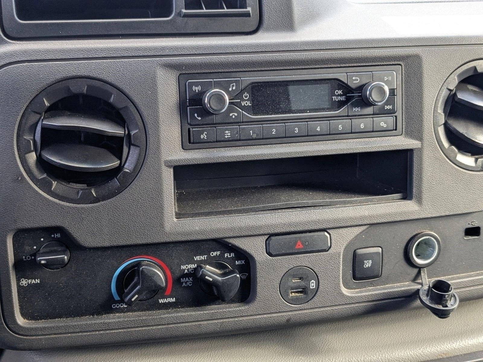 2024 Ford E-Series Cutaway Base