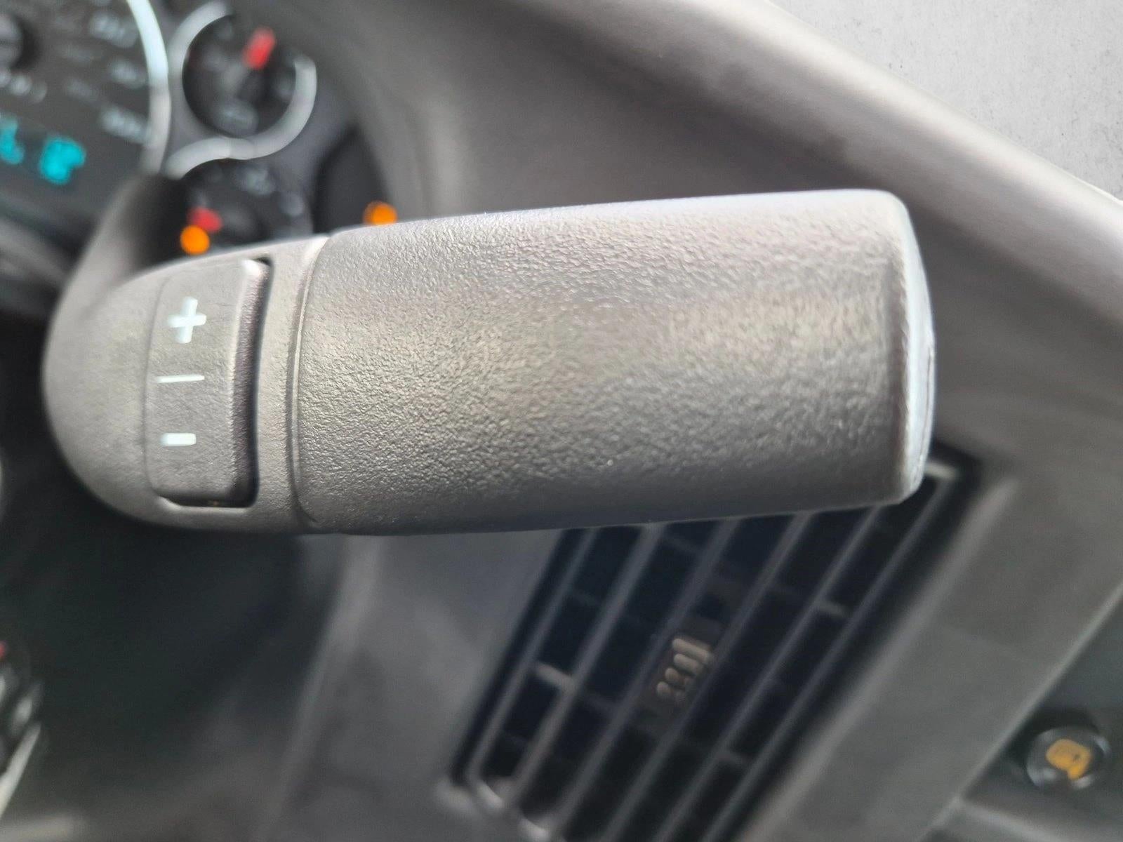 2025 Chevrolet Express Passenger 1LT