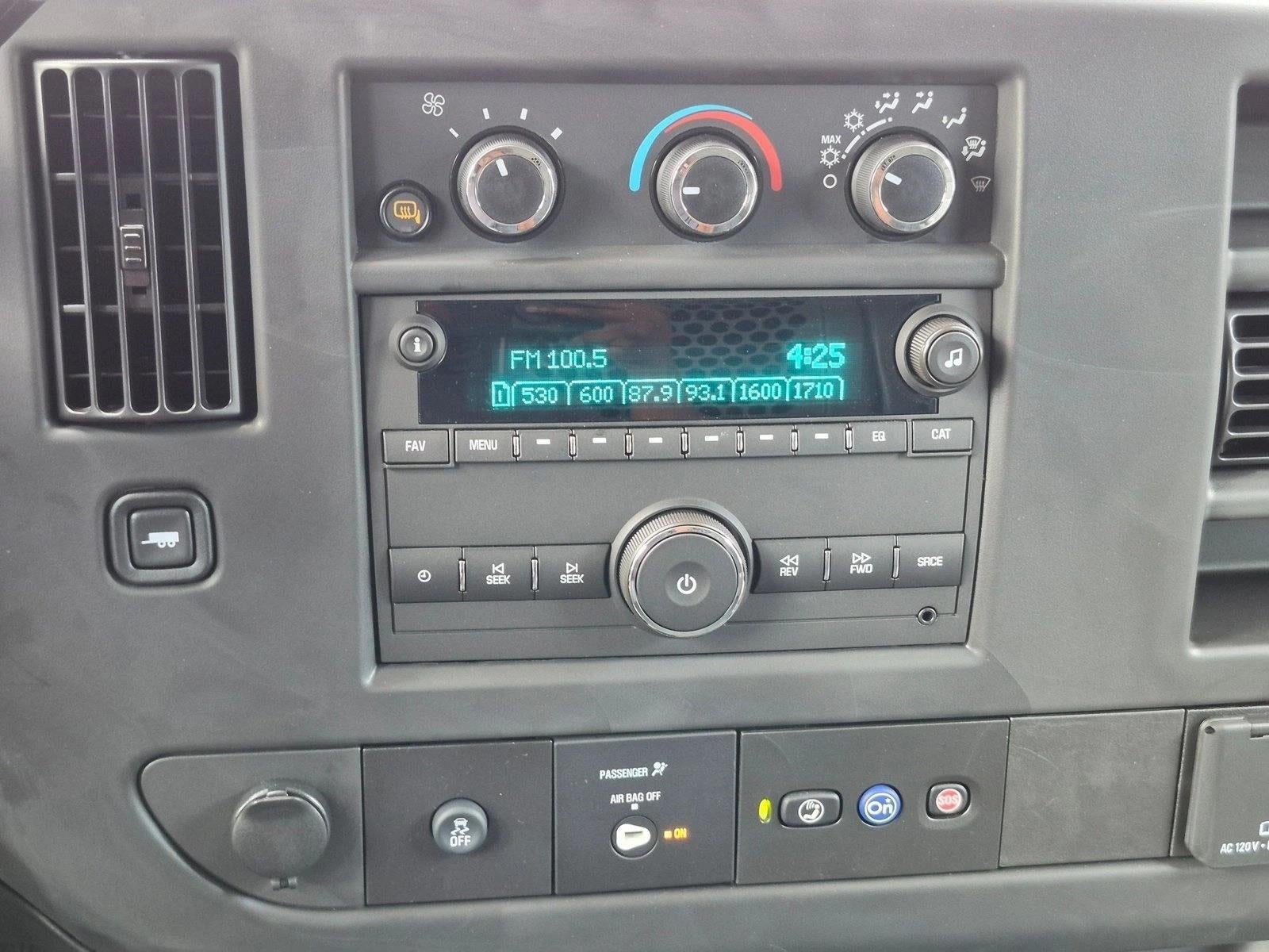 2025 Chevrolet Express Passenger 1LT