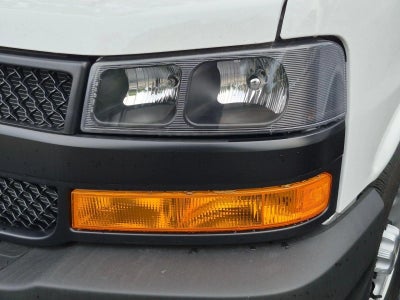 2025 Chevrolet Express Passenger 1LT