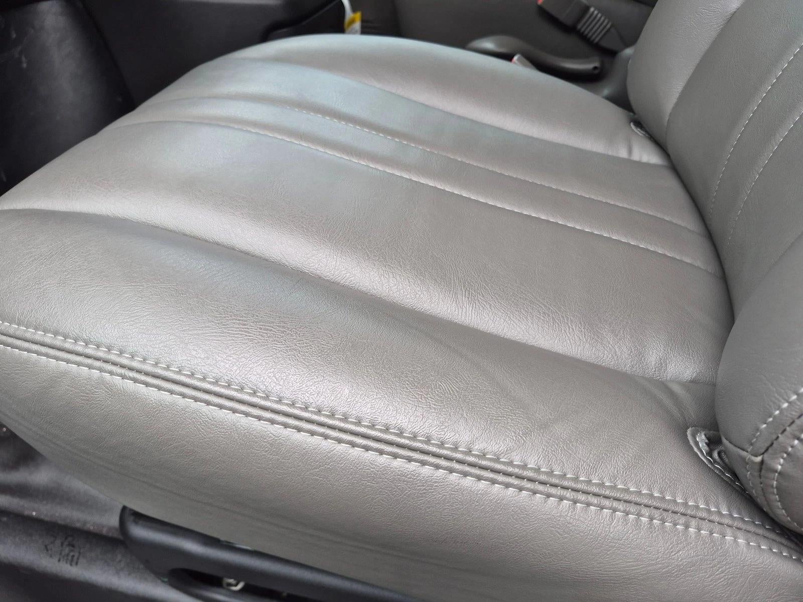 2025 Chevrolet Express Passenger 1LT