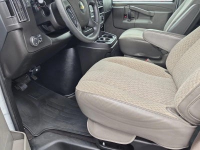 2024 Chevrolet Express Passenger 3500 1LT