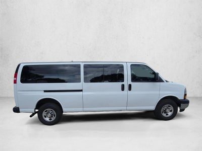 2024 Chevrolet Express Passenger 3500 1LT