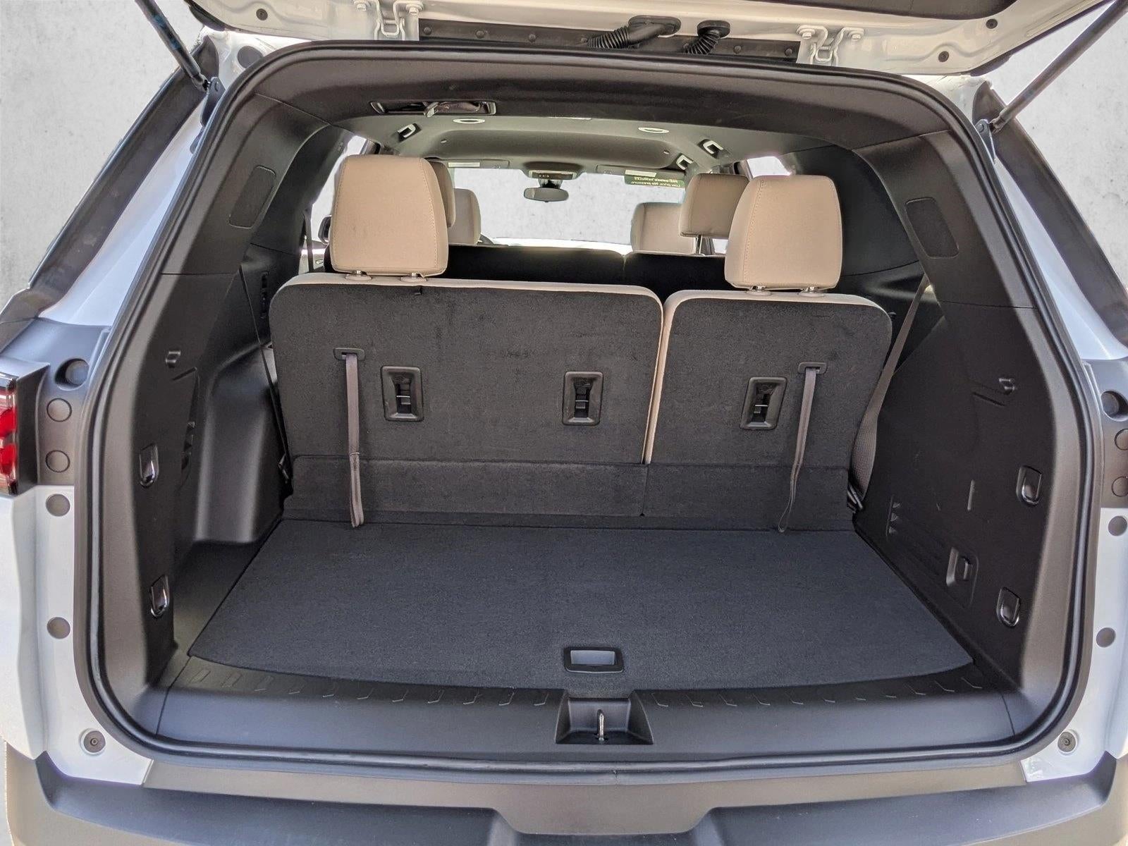 2023 Chevrolet Traverse Base