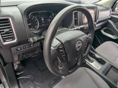 2022 Nissan Frontier Base