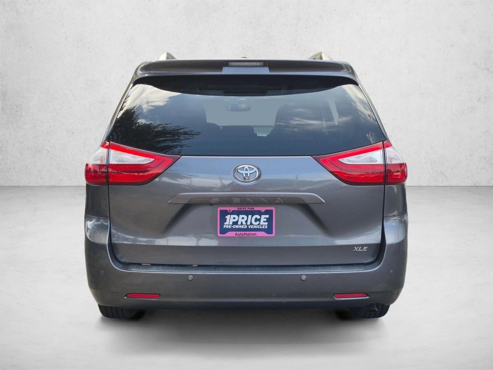 2017 Toyota Sienna XLE 8 Passenger