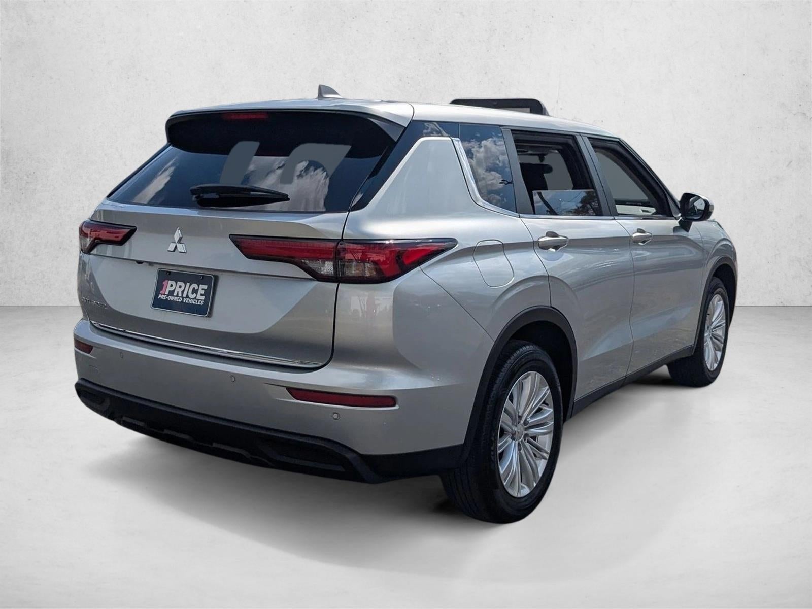 2024 Mitsubishi Outlander ES