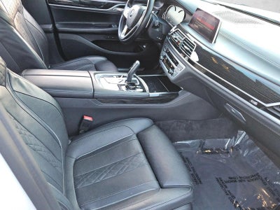 2019 BMW 750i 750i