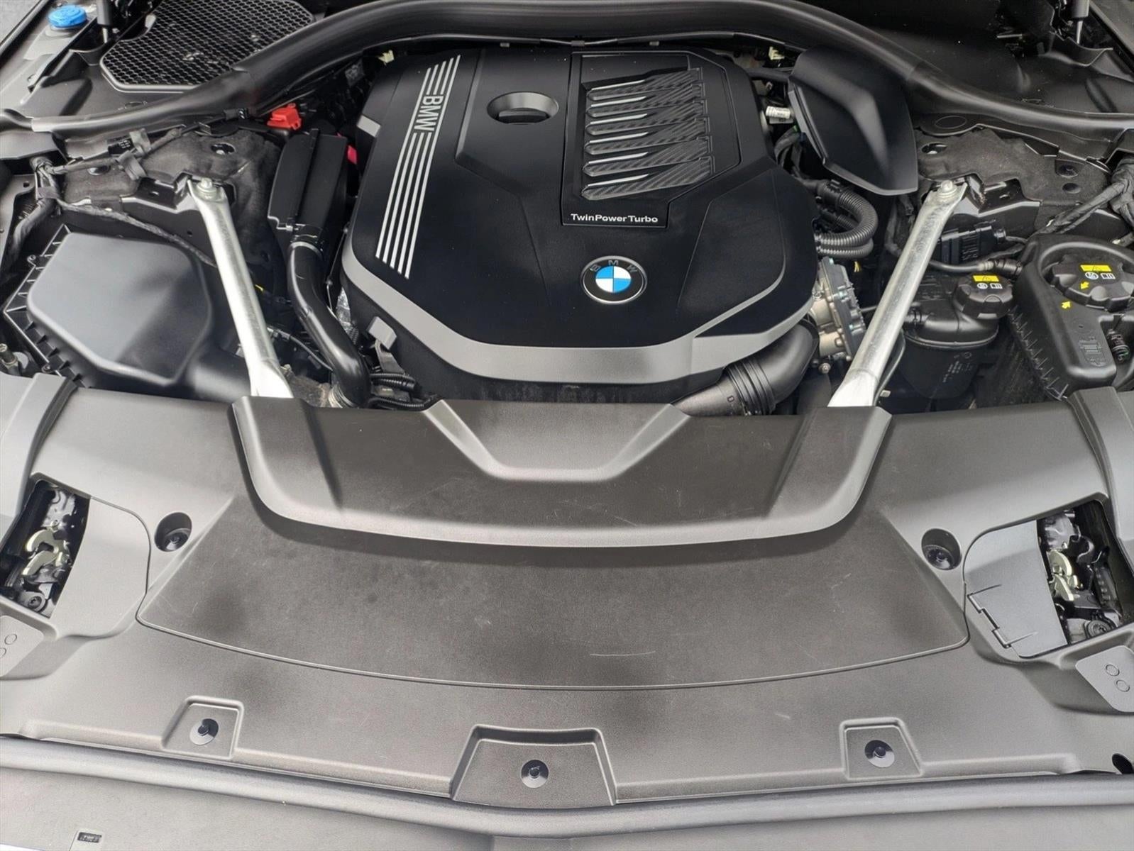 2021 BMW 740i 740i