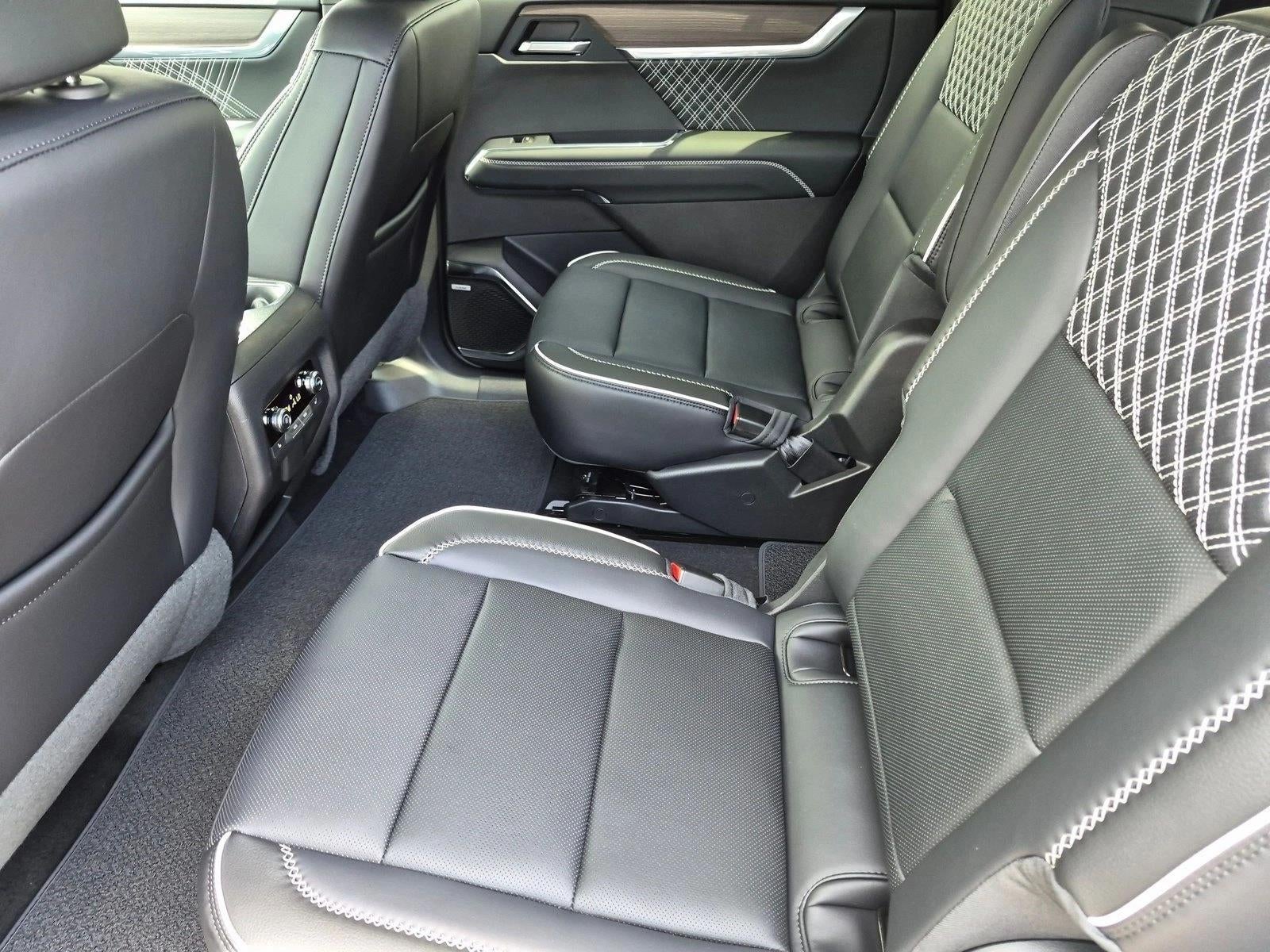 2026 GMC Acadia FWD Denali