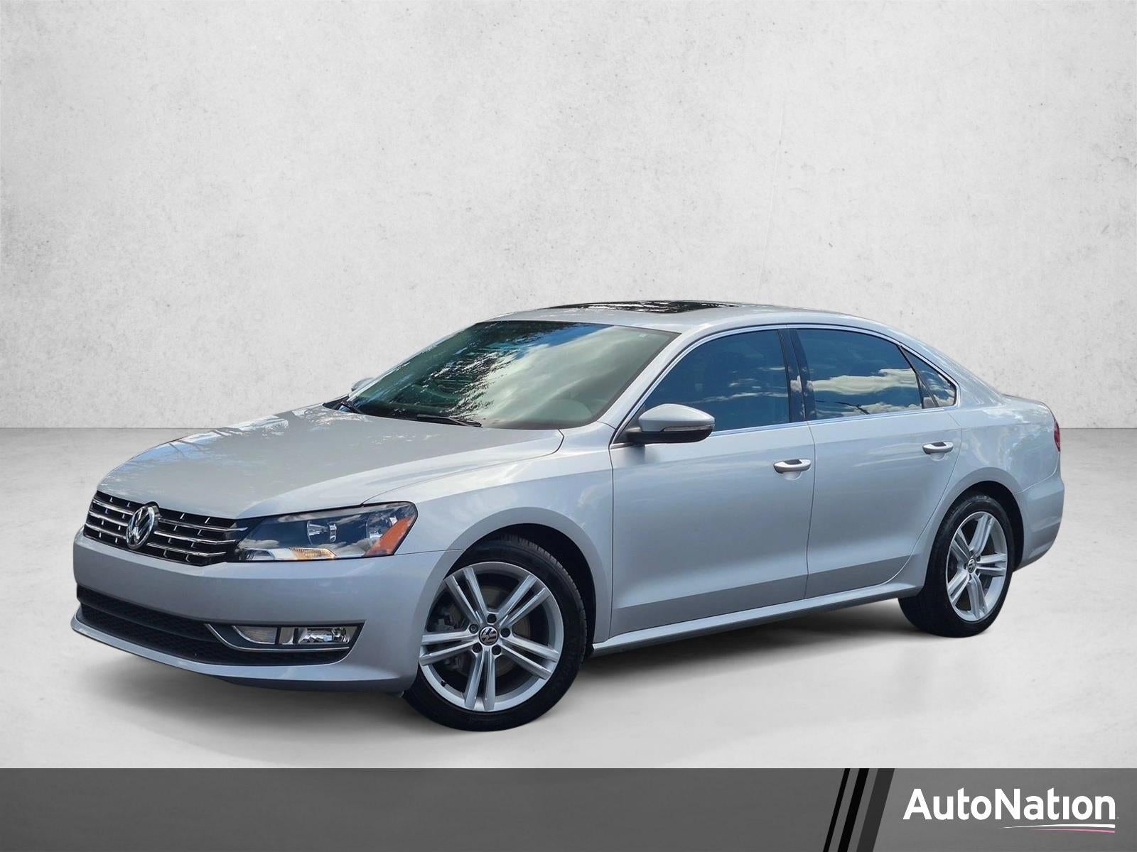 2012 Volkswagen Passat 4dr Sdn 3.6L V6 DSG SE w/Sunroof & Nav
