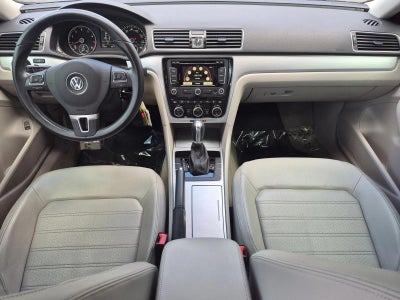 2012 Volkswagen Passat 4dr Sdn 3.6L V6 DSG SE w/Sunroof & Nav