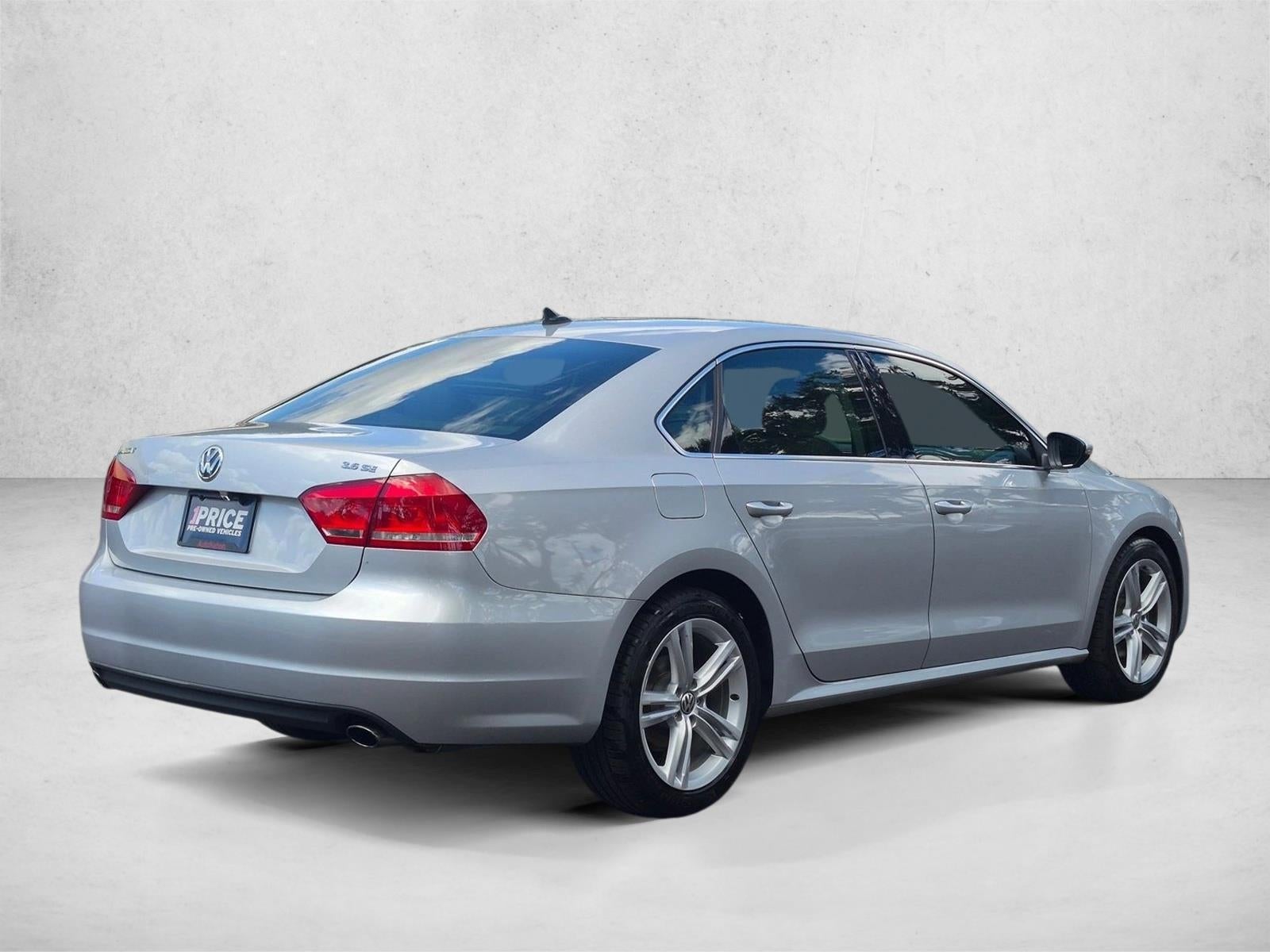 2012 Volkswagen Passat 4dr Sdn 3.6L V6 DSG SE w/Sunroof & Nav