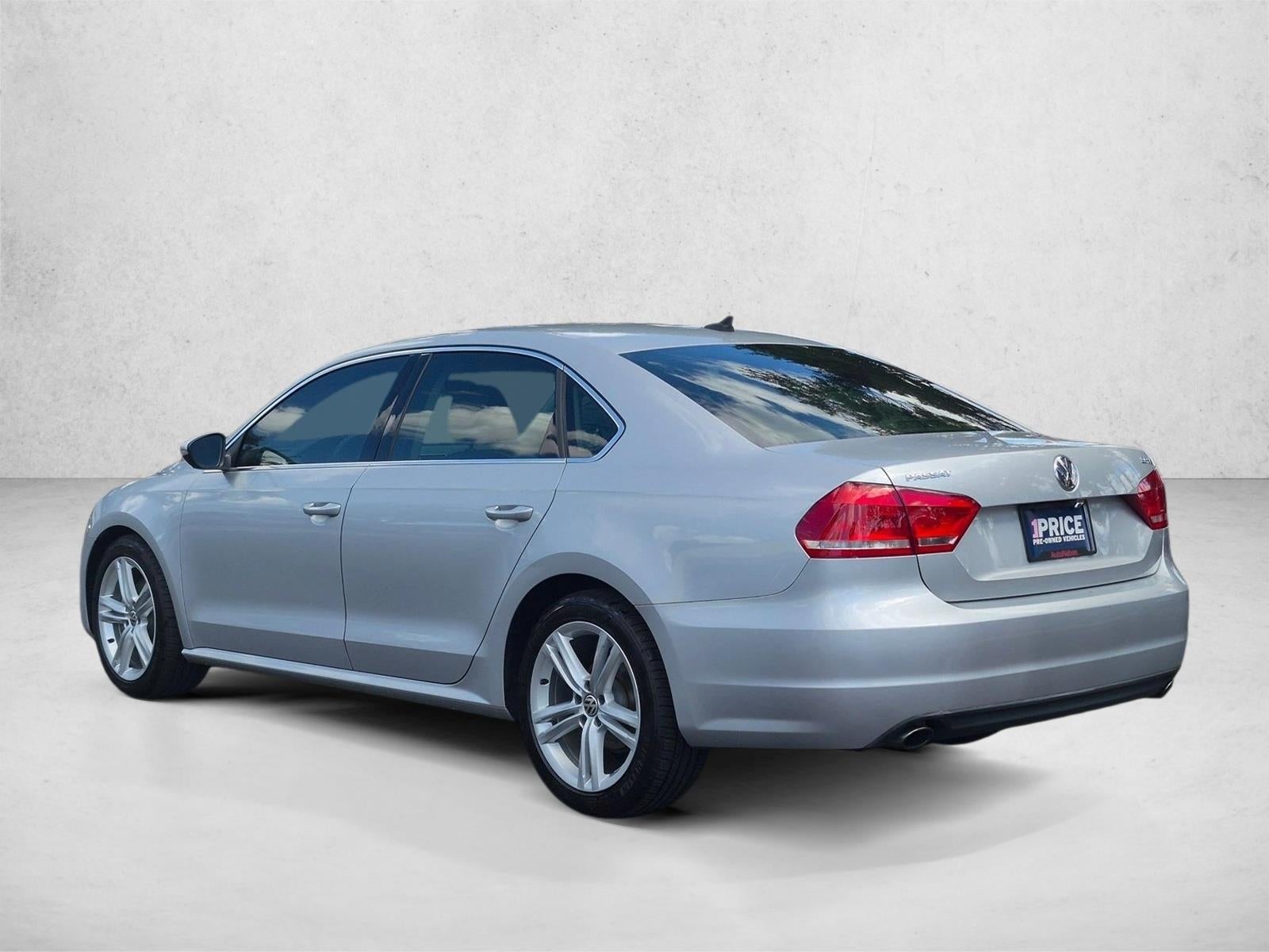 2012 Volkswagen Passat 4dr Sdn 3.6L V6 DSG SE w/Sunroof & Nav
