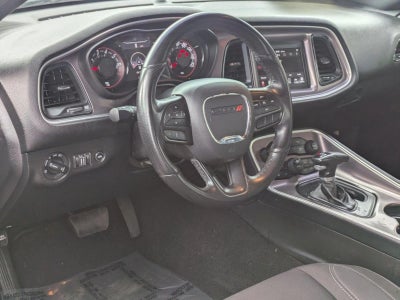 2022 Dodge Challenger SXT RWD