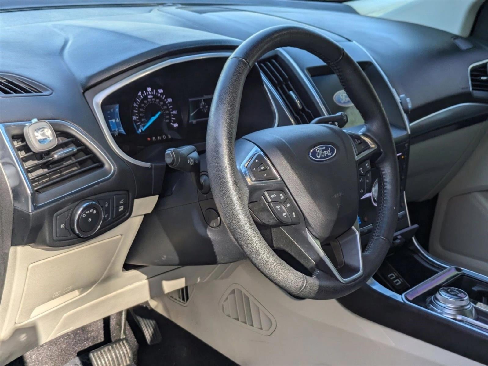 2019 Ford Edge Titanium FWD