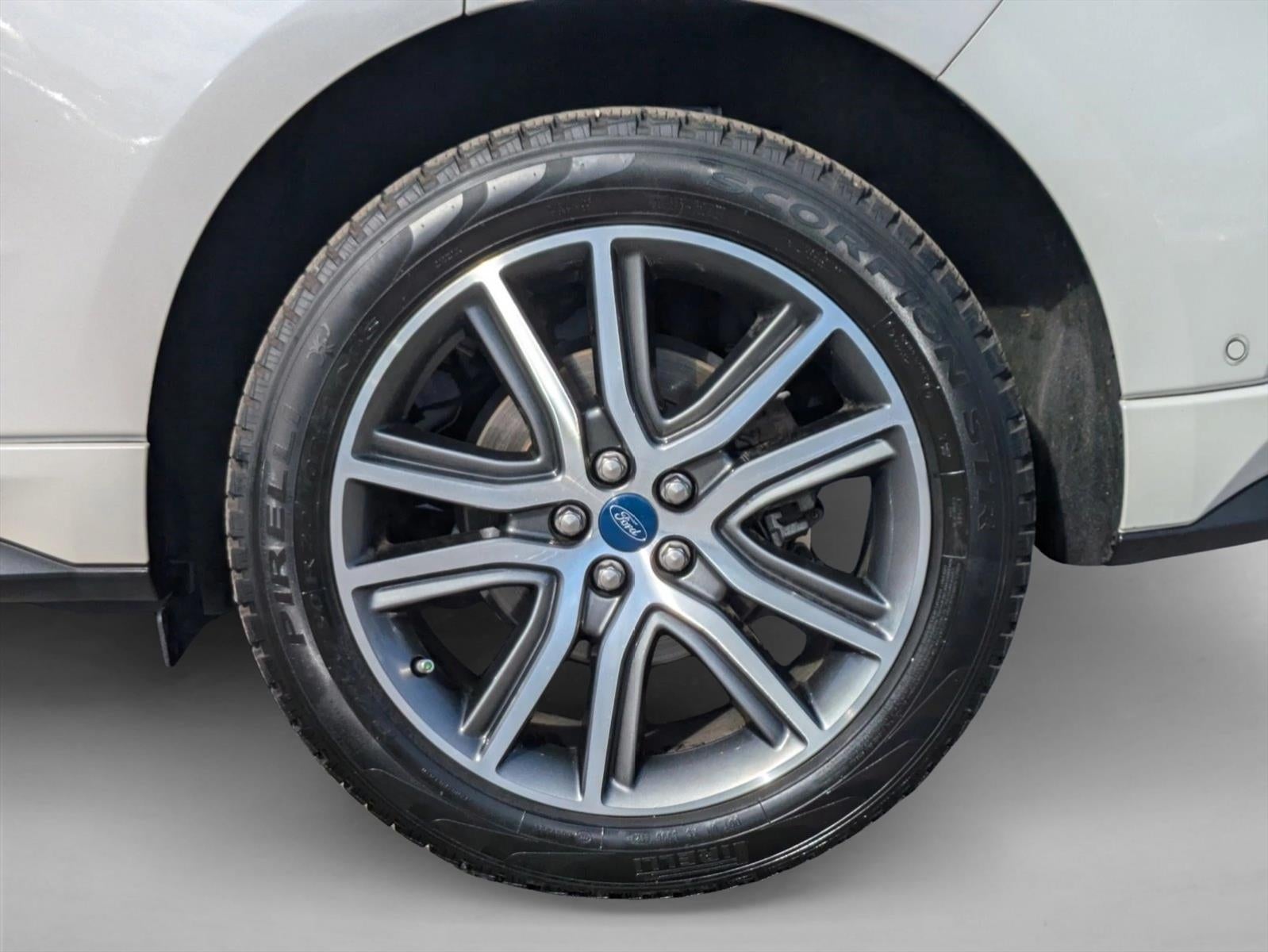 2019 Ford Edge Titanium FWD