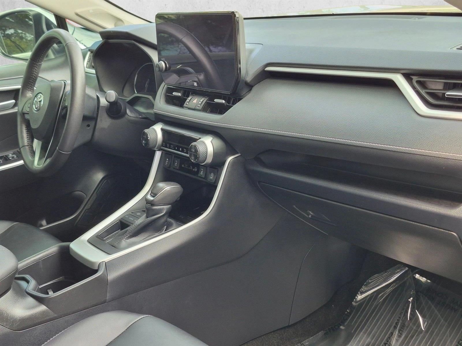 2025 Toyota RAV4 XLE Premium FWD (Natl)