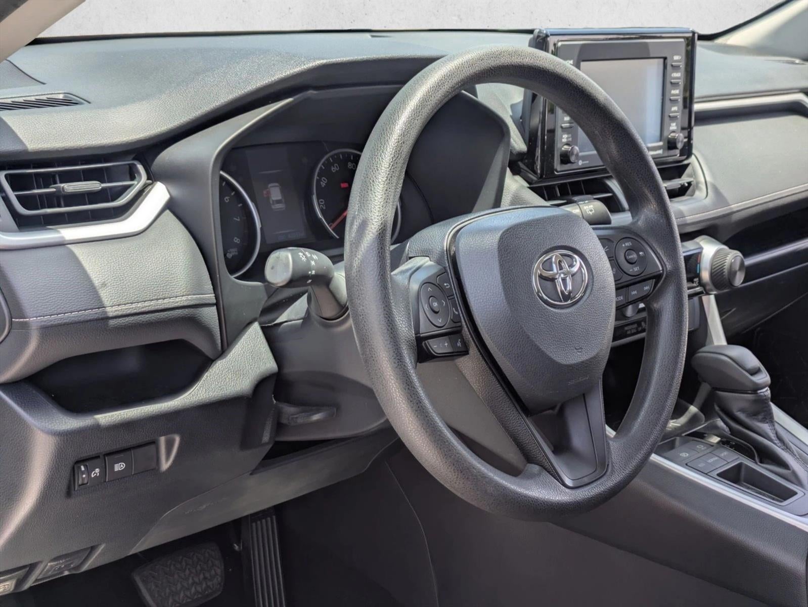 2020 Toyota RAV4 LE FWD (GS)