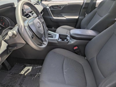 2020 Toyota RAV4 LE FWD (GS)