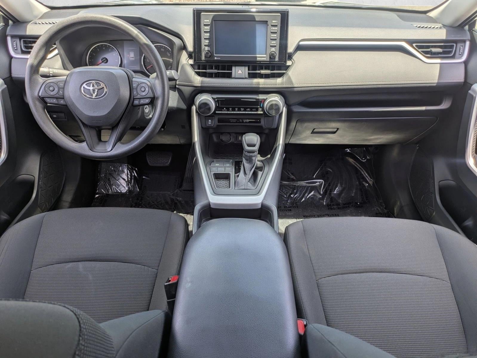 2020 Toyota RAV4 LE FWD (GS)