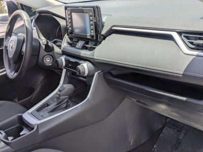 2020 Toyota RAV4 LE FWD (GS)