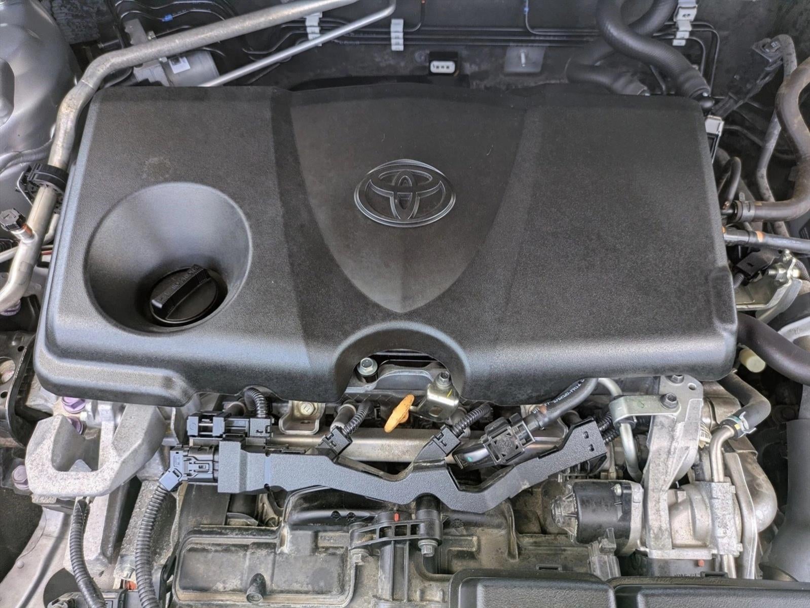 2020 Toyota RAV4 LE FWD (GS)