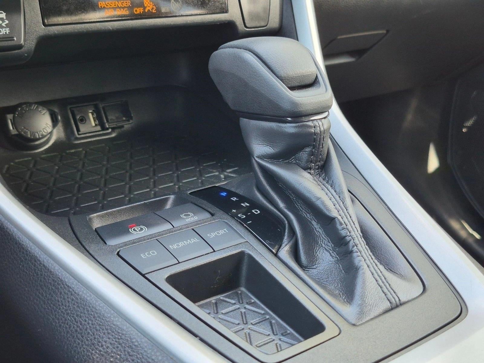 2019 Toyota RAV4 LE FWD (GS)