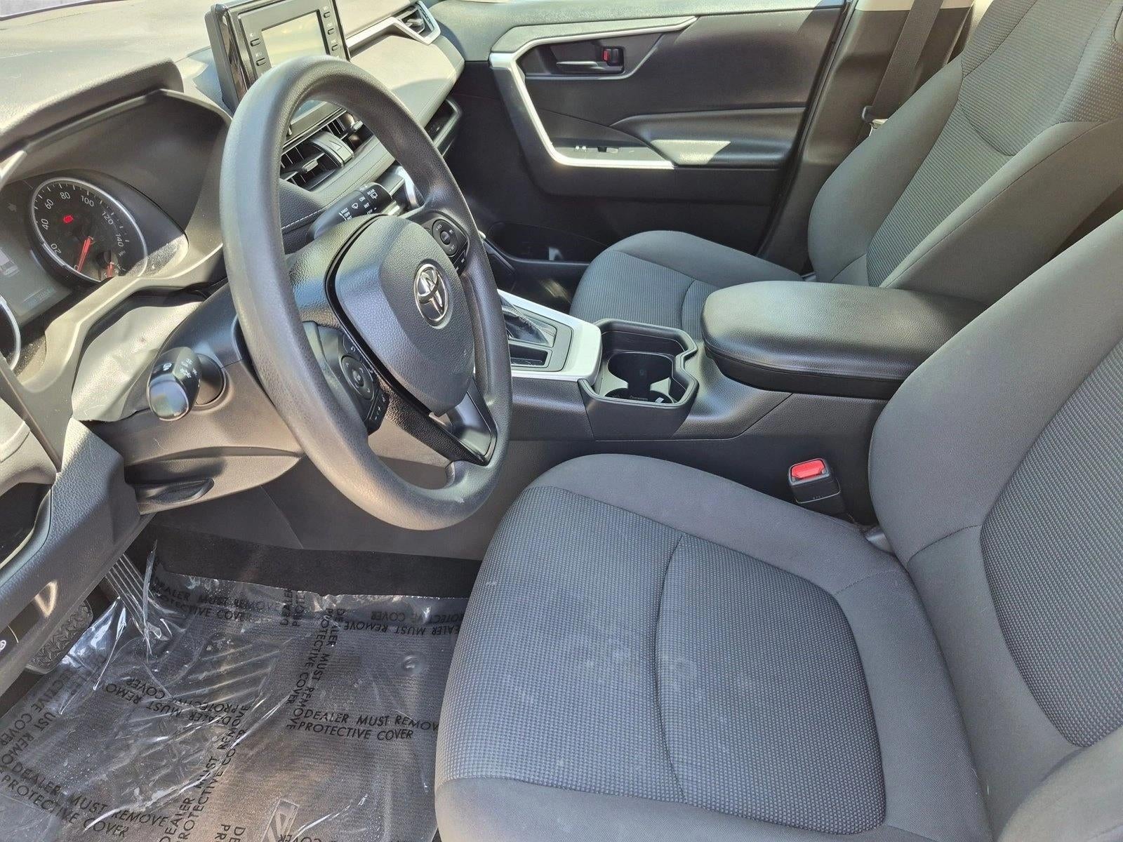 2019 Toyota RAV4 LE FWD (GS)