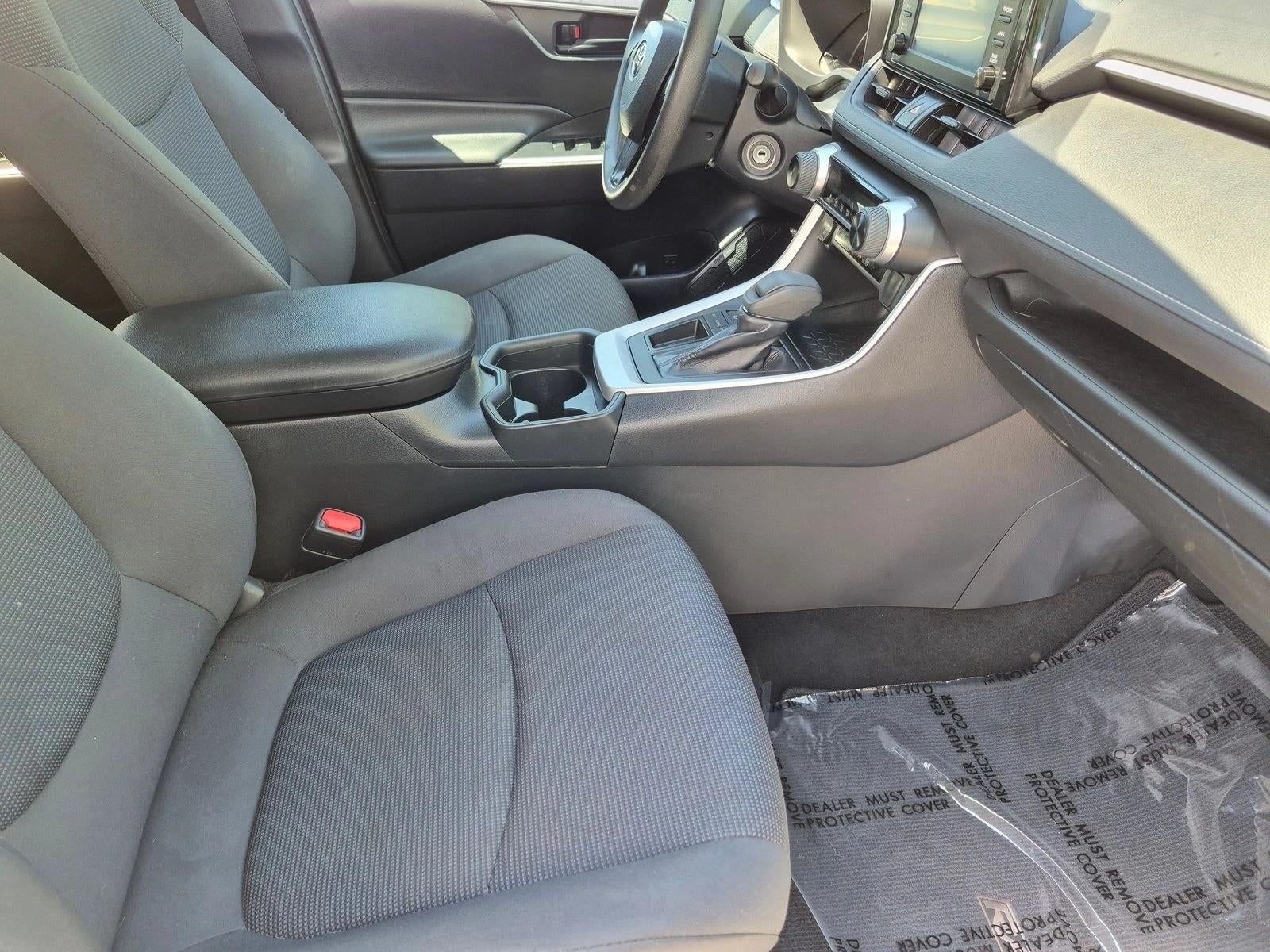 2019 Toyota RAV4 LE FWD (GS)