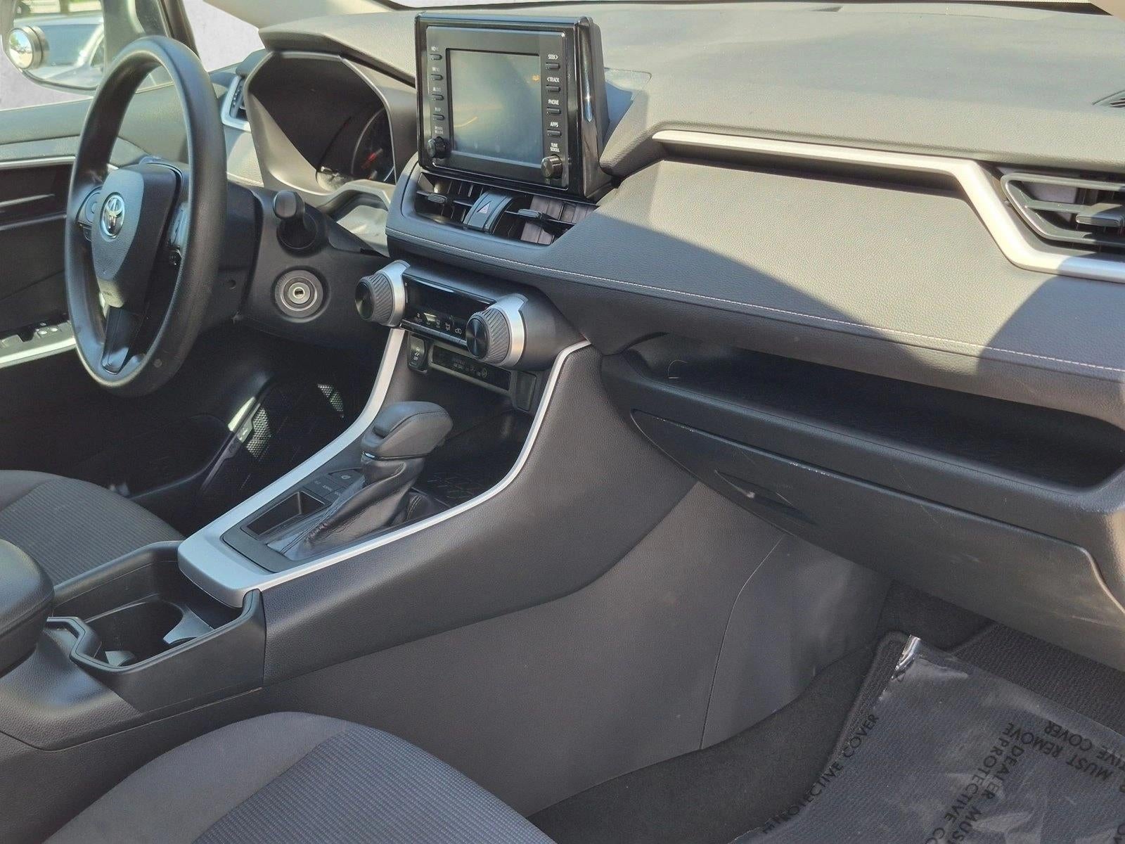 2019 Toyota RAV4 LE FWD (GS)