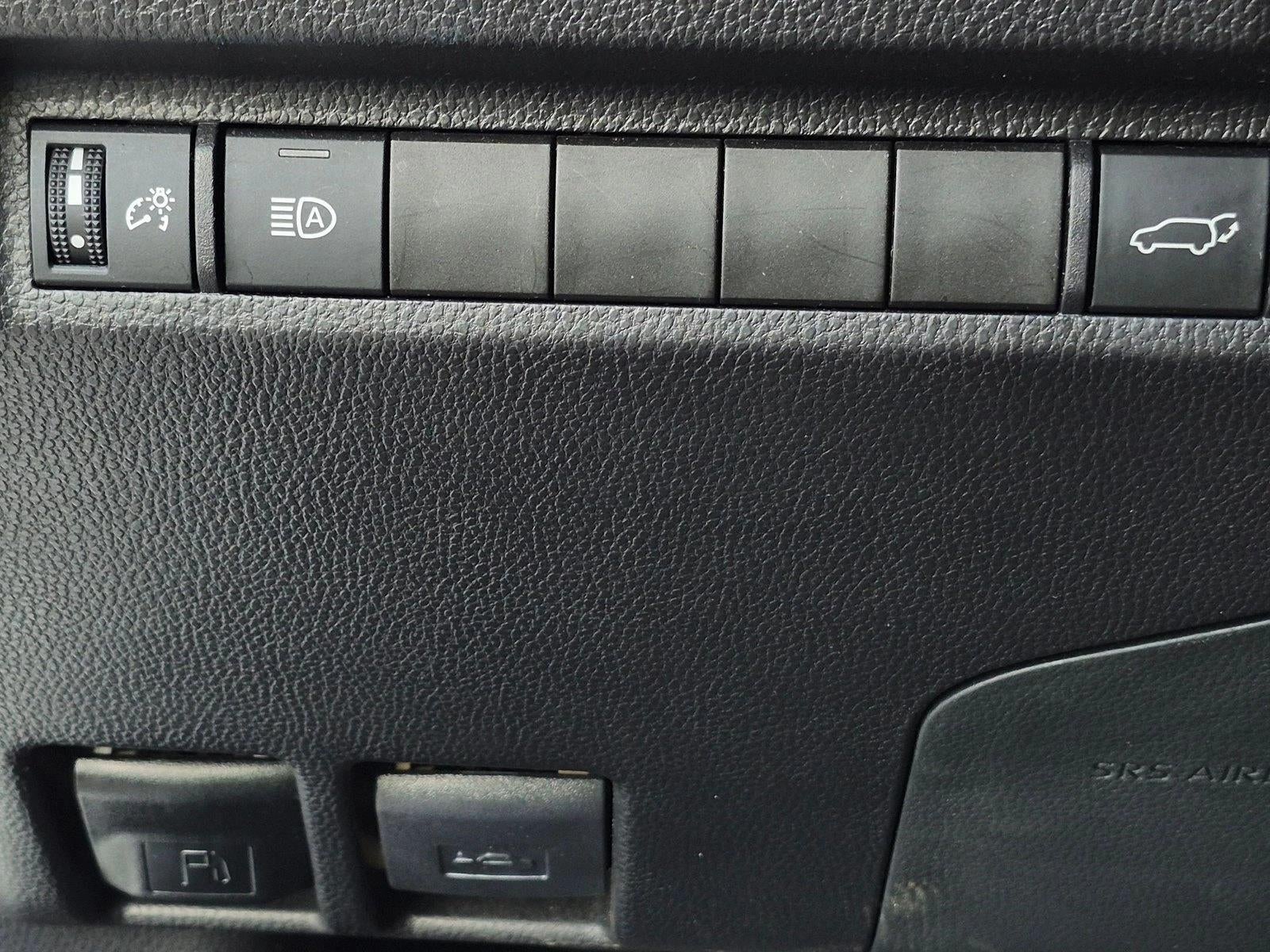 2025 Toyota RAV4 XLE FWD (Natl)