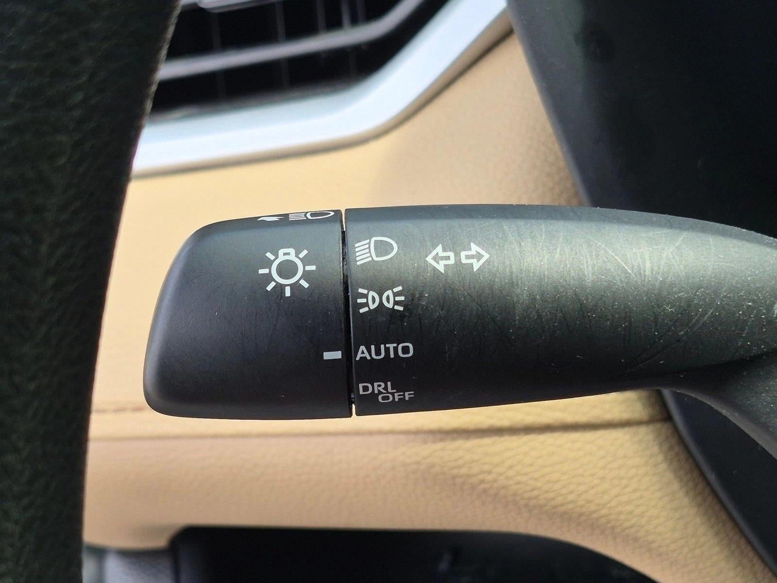 2025 Toyota RAV4 XLE FWD (Natl)