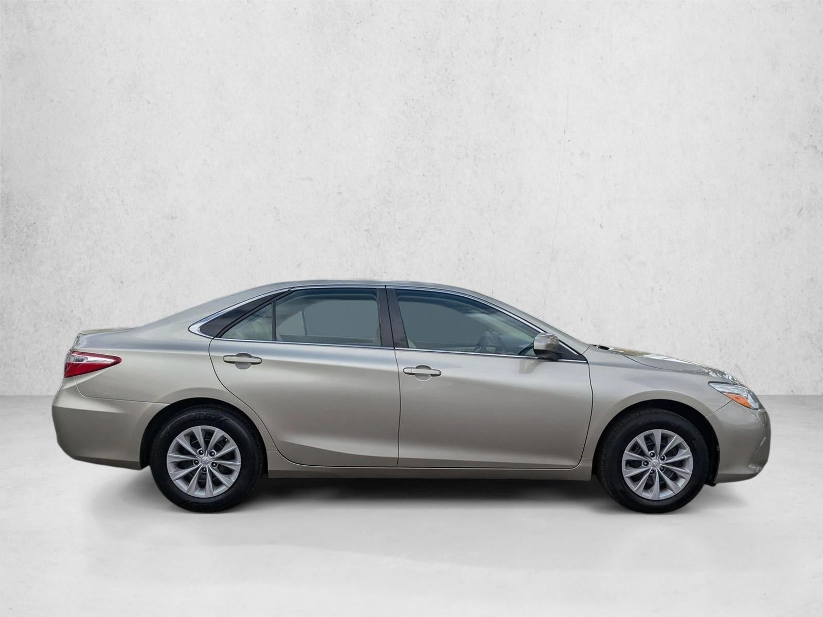 2015 Toyota Camry 4dr Sdn I4 Auto LE (Natl)