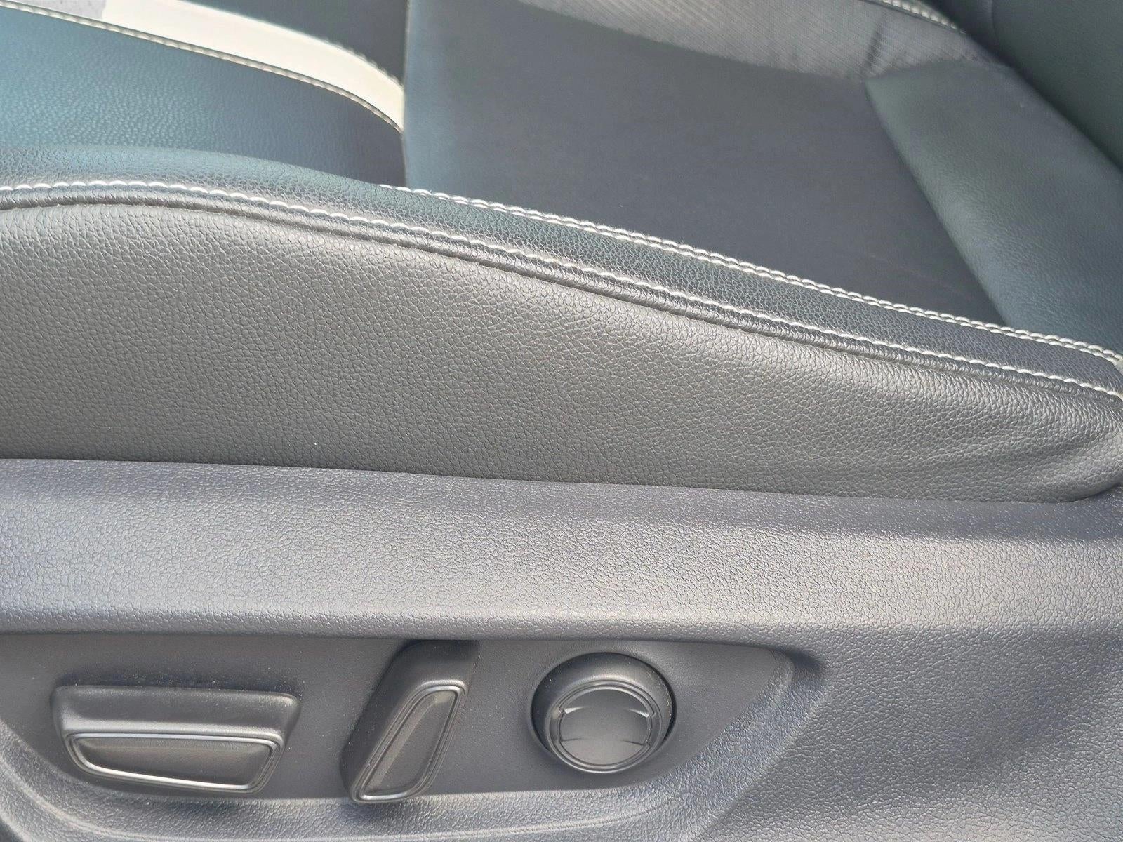 2025 Toyota Camry SE (Natl)