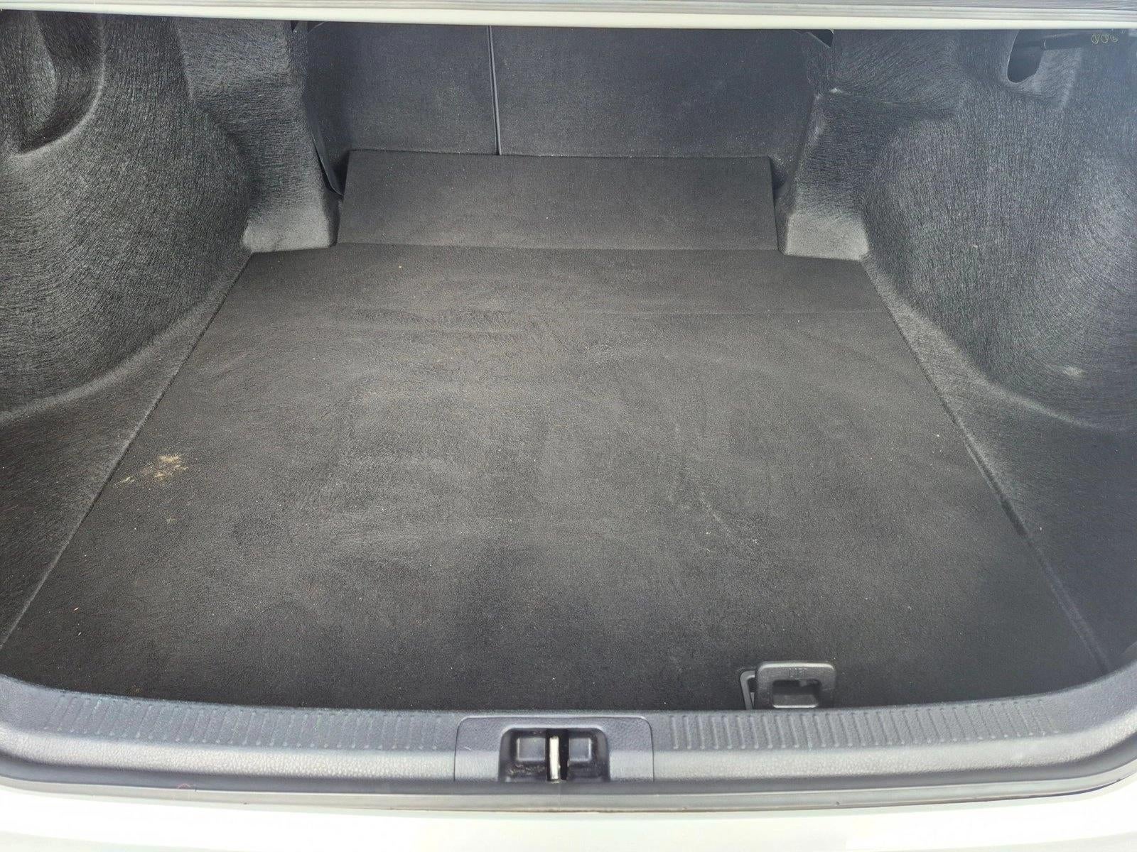 2024 Toyota Camry SE Auto (SE)