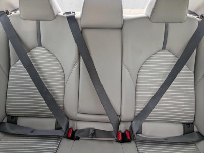 2022 Toyota Camry SE Auto (SE)