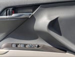 2022 Toyota Camry SE Auto (SE)