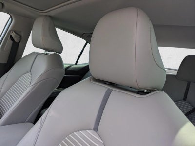 2022 Toyota Camry SE Auto (SE)