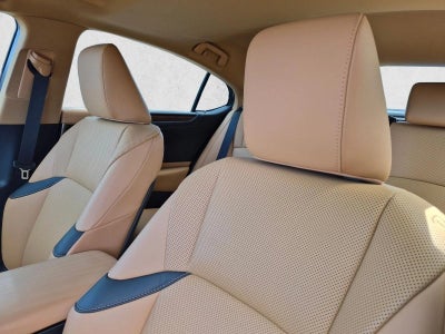 2022 Lexus ES 300h FWD