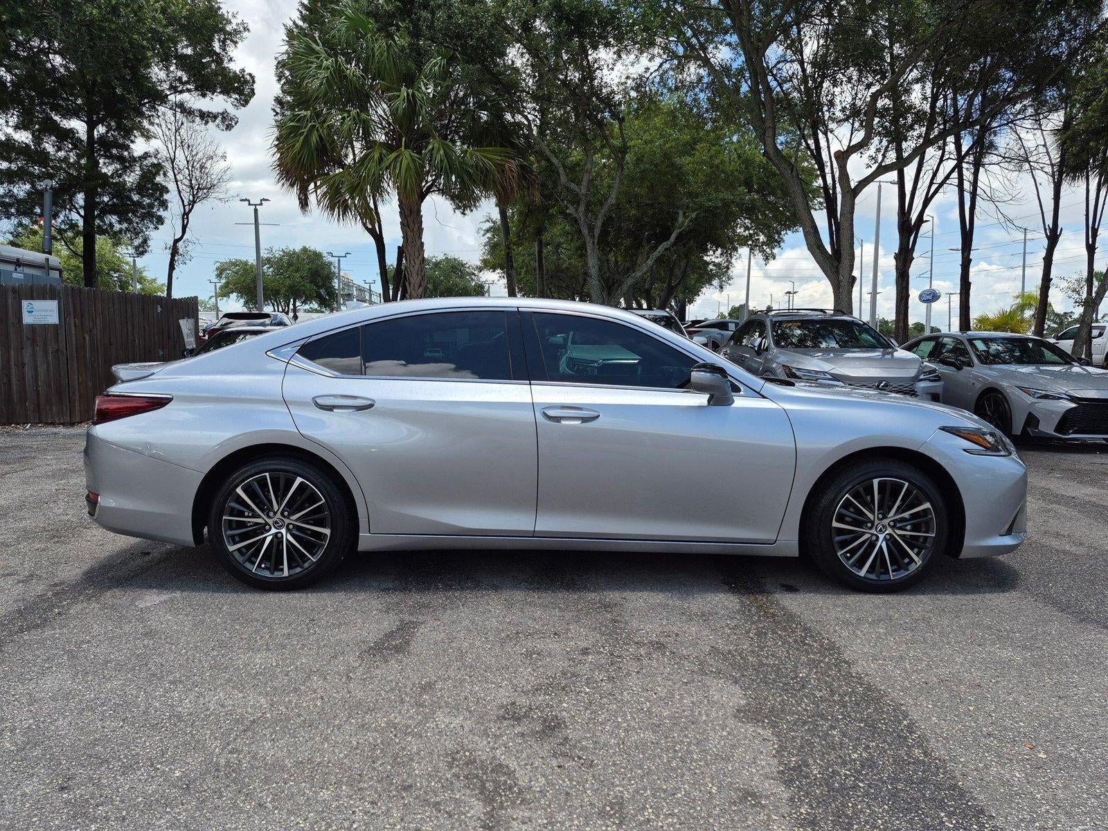 2024 Lexus ES 300h FWD