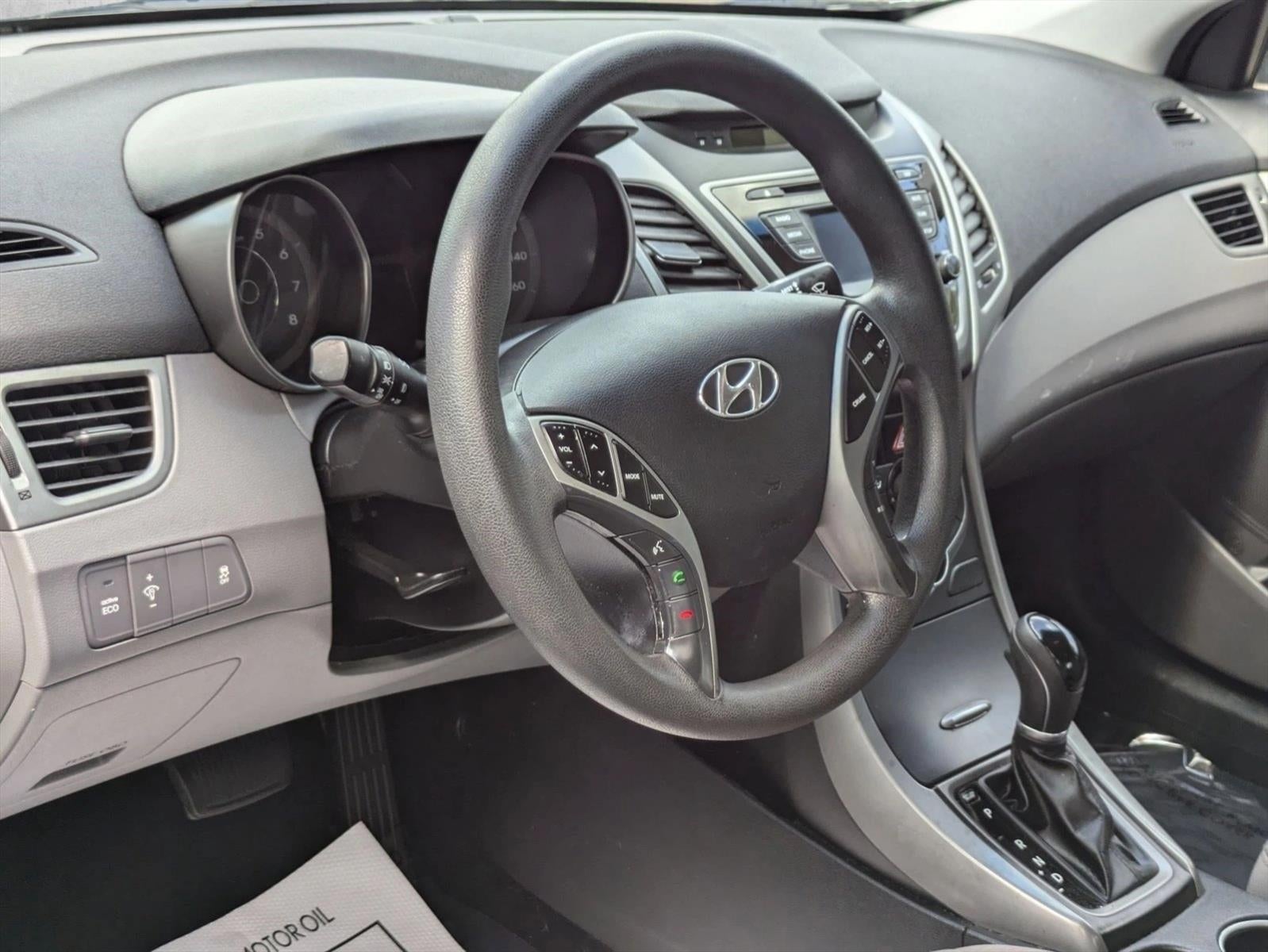 2016 Hyundai ELANTRA 4dr Sdn Auto SE