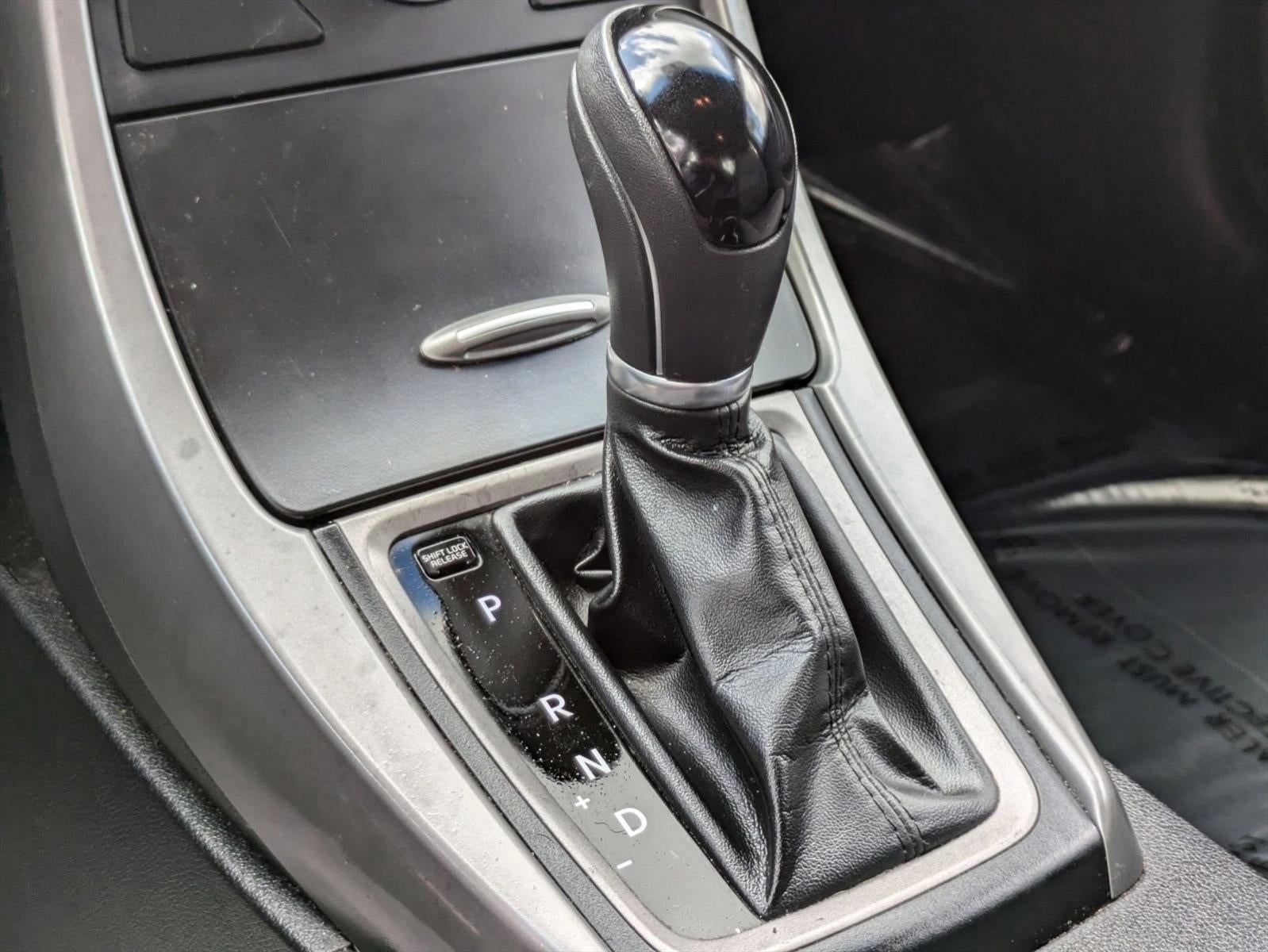 2016 Hyundai ELANTRA 4dr Sdn Auto SE