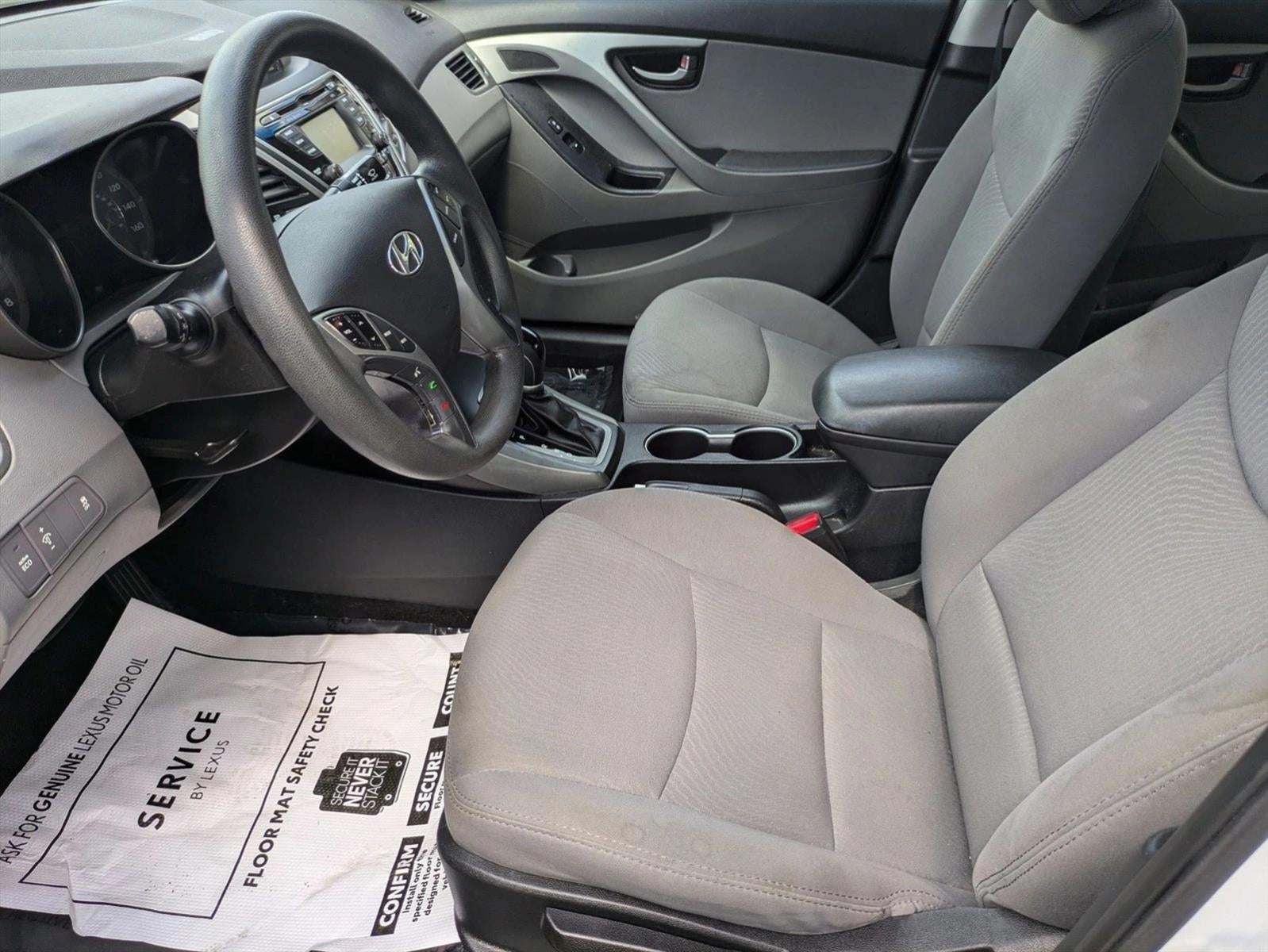 2016 Hyundai ELANTRA 4dr Sdn Auto SE