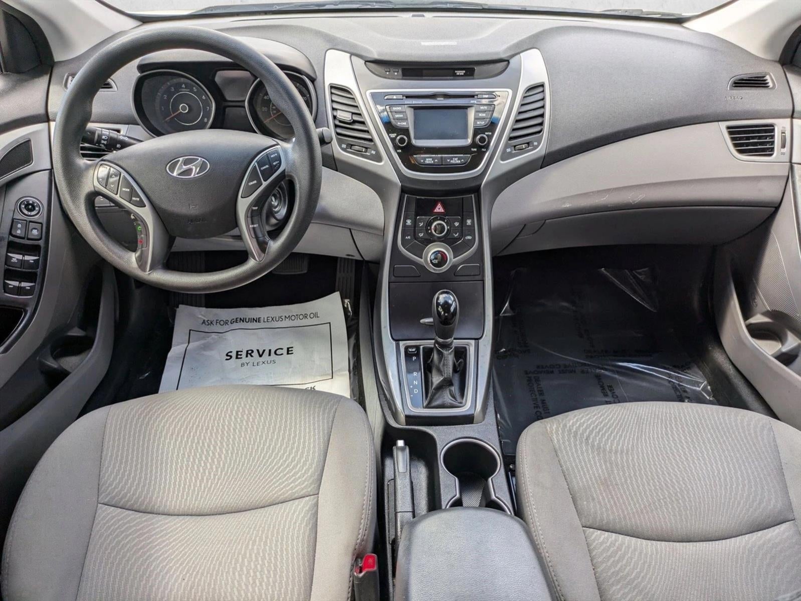 2016 Hyundai ELANTRA 4dr Sdn Auto SE