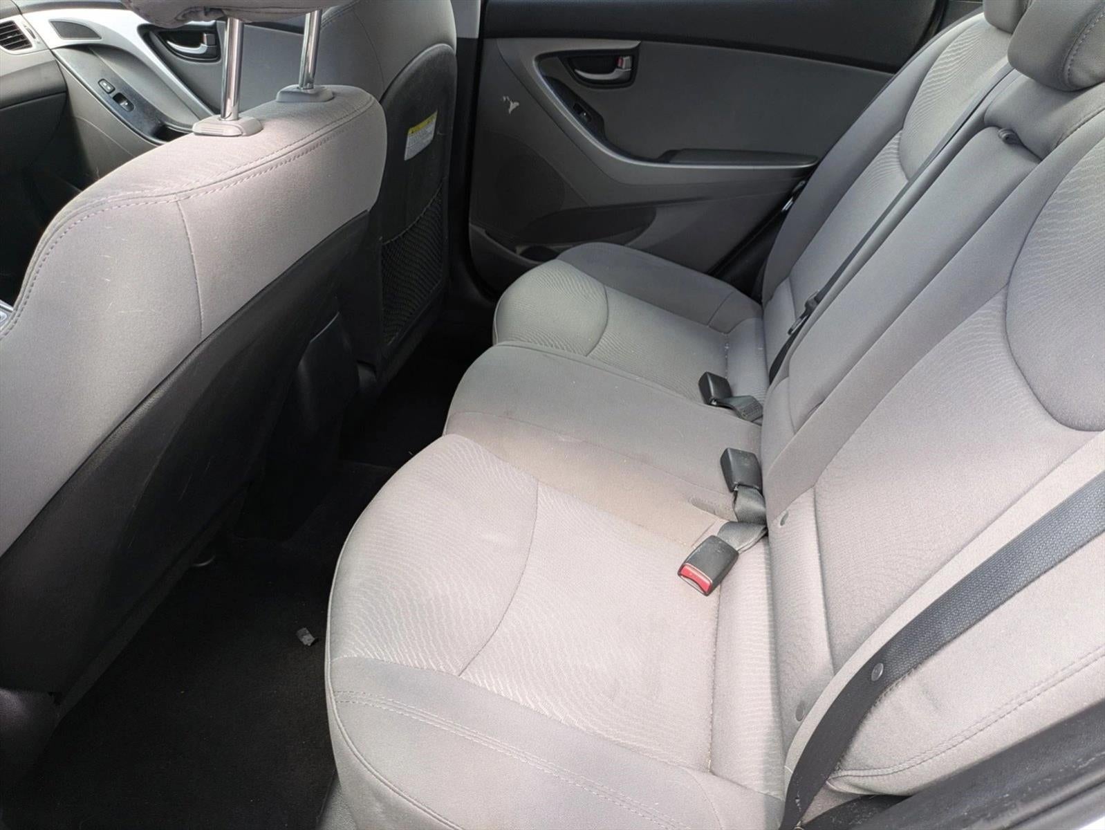 2016 Hyundai ELANTRA 4dr Sdn Auto SE