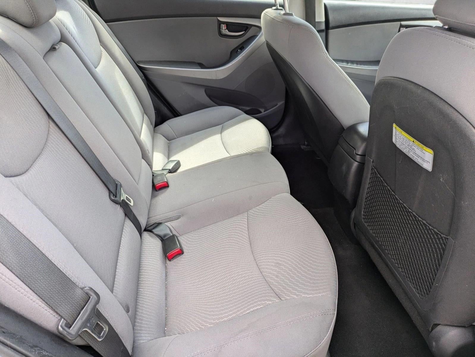 2016 Hyundai ELANTRA 4dr Sdn Auto SE