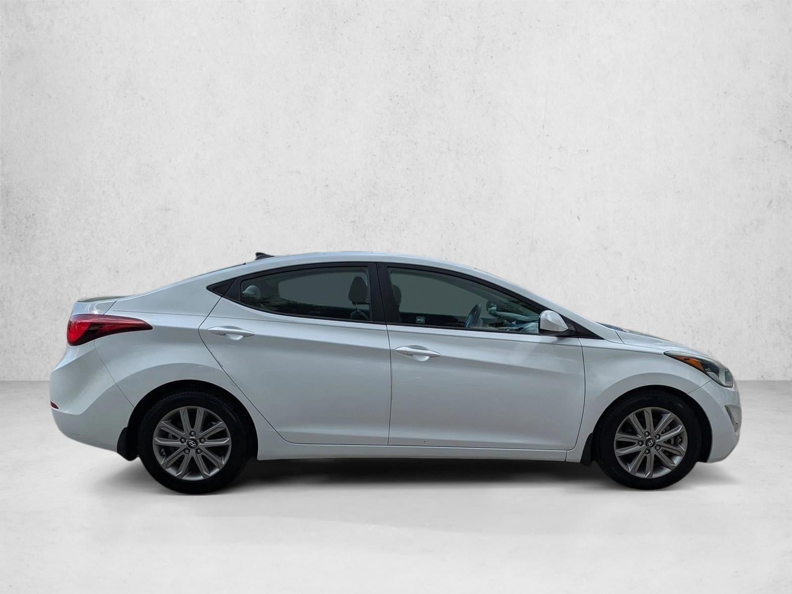 2016 Hyundai ELANTRA 4dr Sdn Auto SE